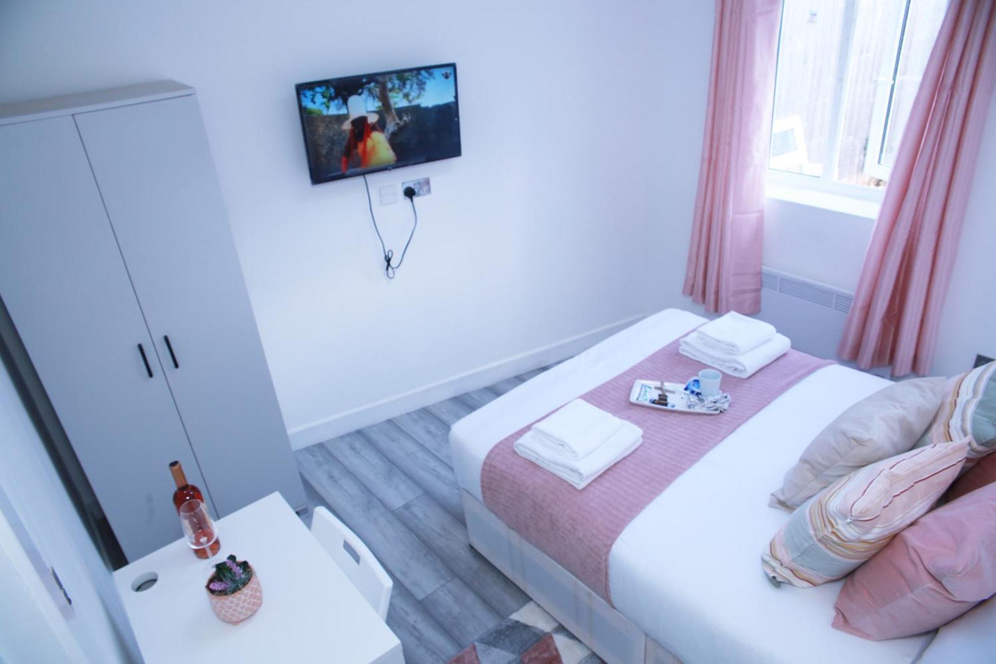 Apartament Harrow Luxury Flat With Free Parking. Londyn Zewnętrze zdjęcie