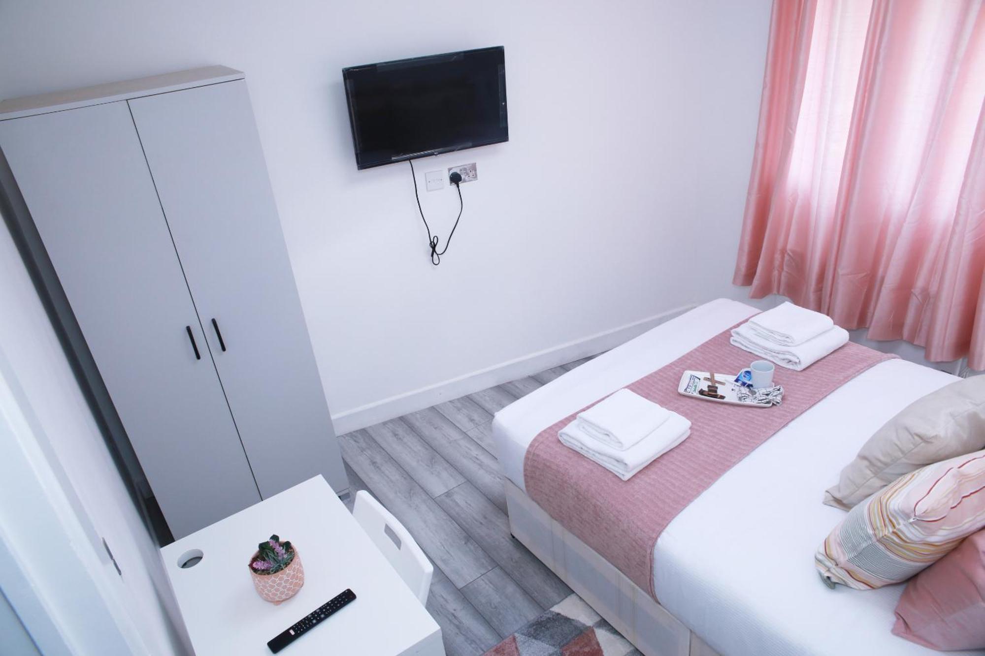 Apartament Harrow Luxury Flat With Free Parking. Londyn Zewnętrze zdjęcie
